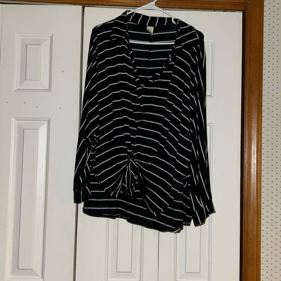 WE THE PEOPLE - Picture 1 of 3